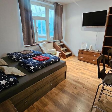City Apartment Братислава Экстерьер фото