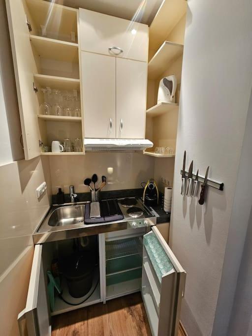 City Apartment Братислава Экстерьер фото