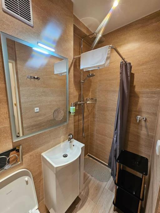 City Apartment Братислава Экстерьер фото